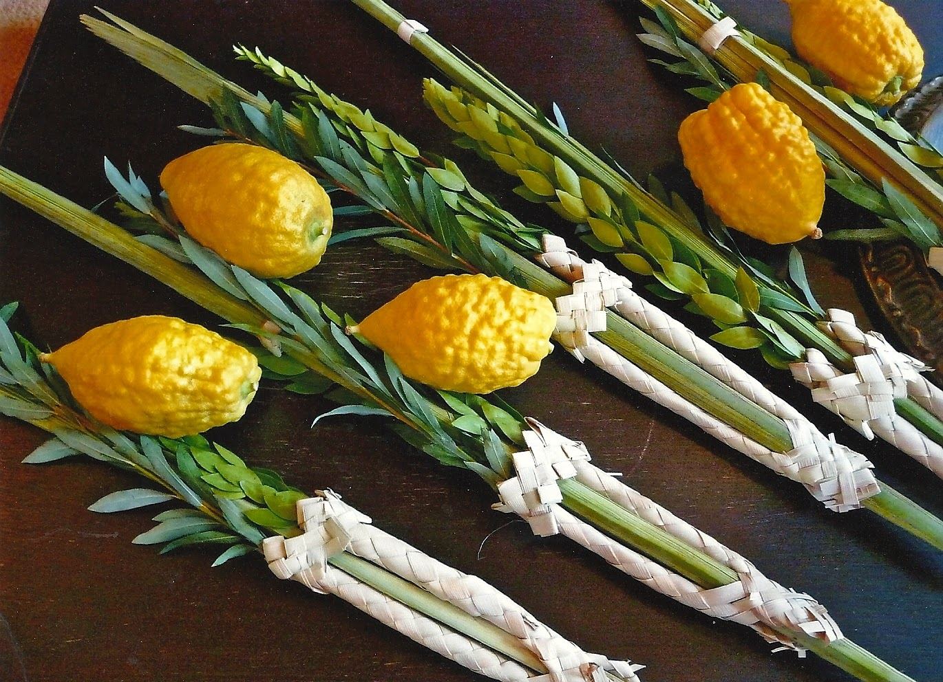 Lulav and etrog sets